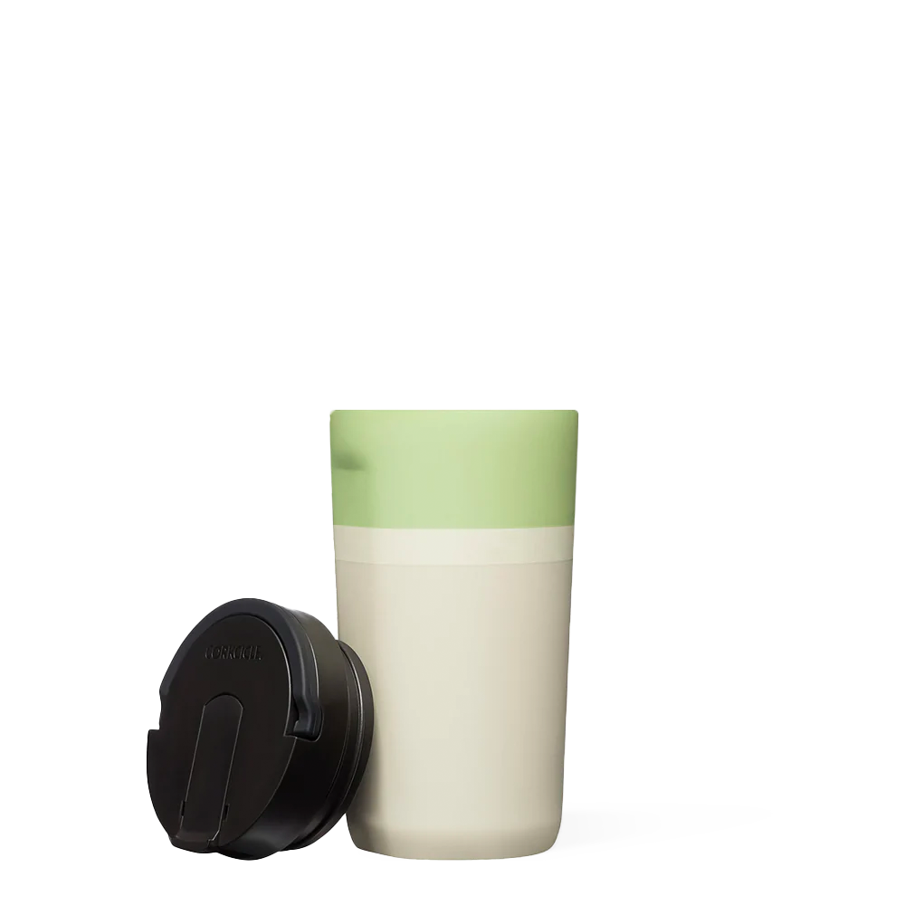 star-warstm-kids-cup-h4 0b29a0bde323--grogu-kids-cup-product-lid-off.png