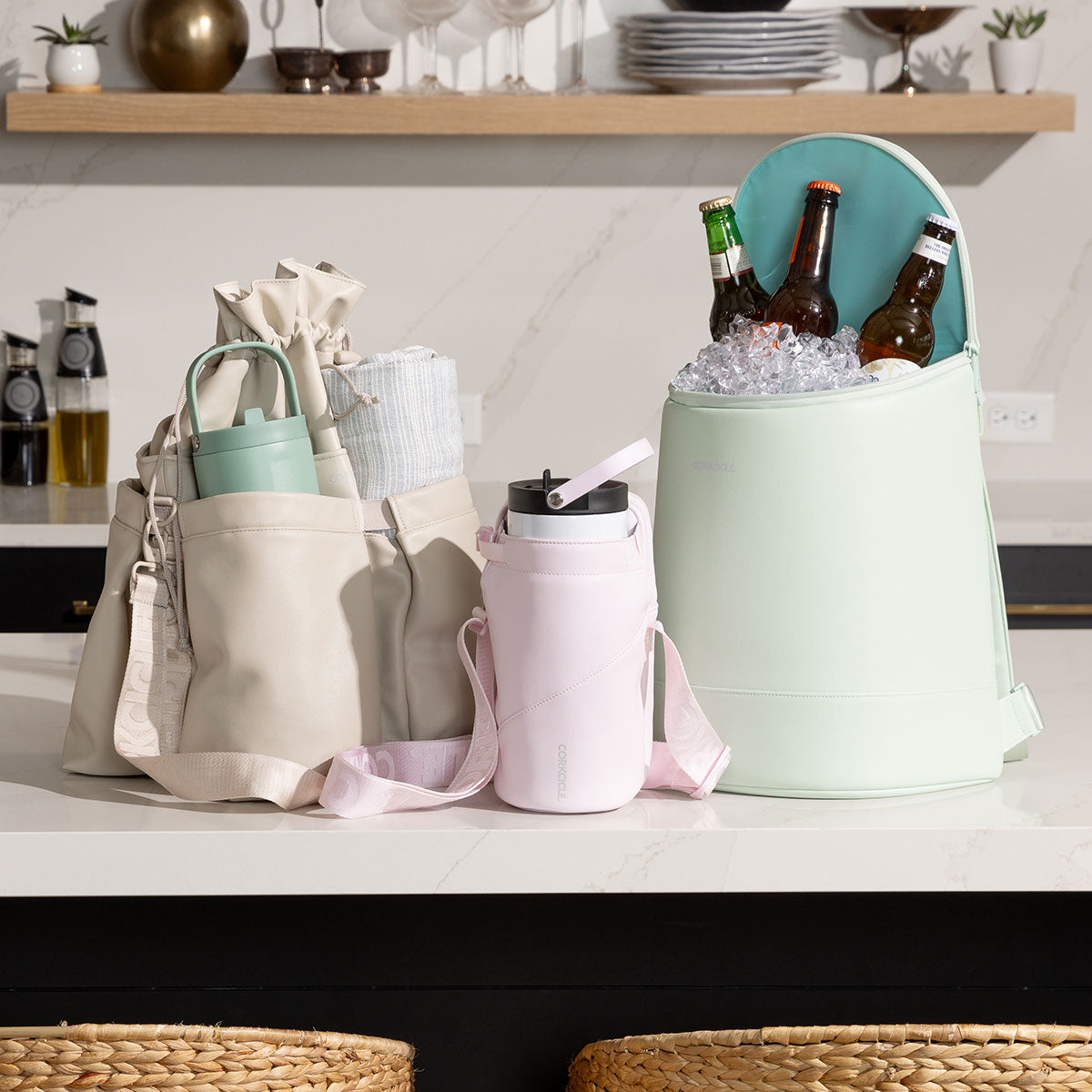 beverage-bucket-bag-f9 6c4793ad3b8e--group-lifestyle1.jpg