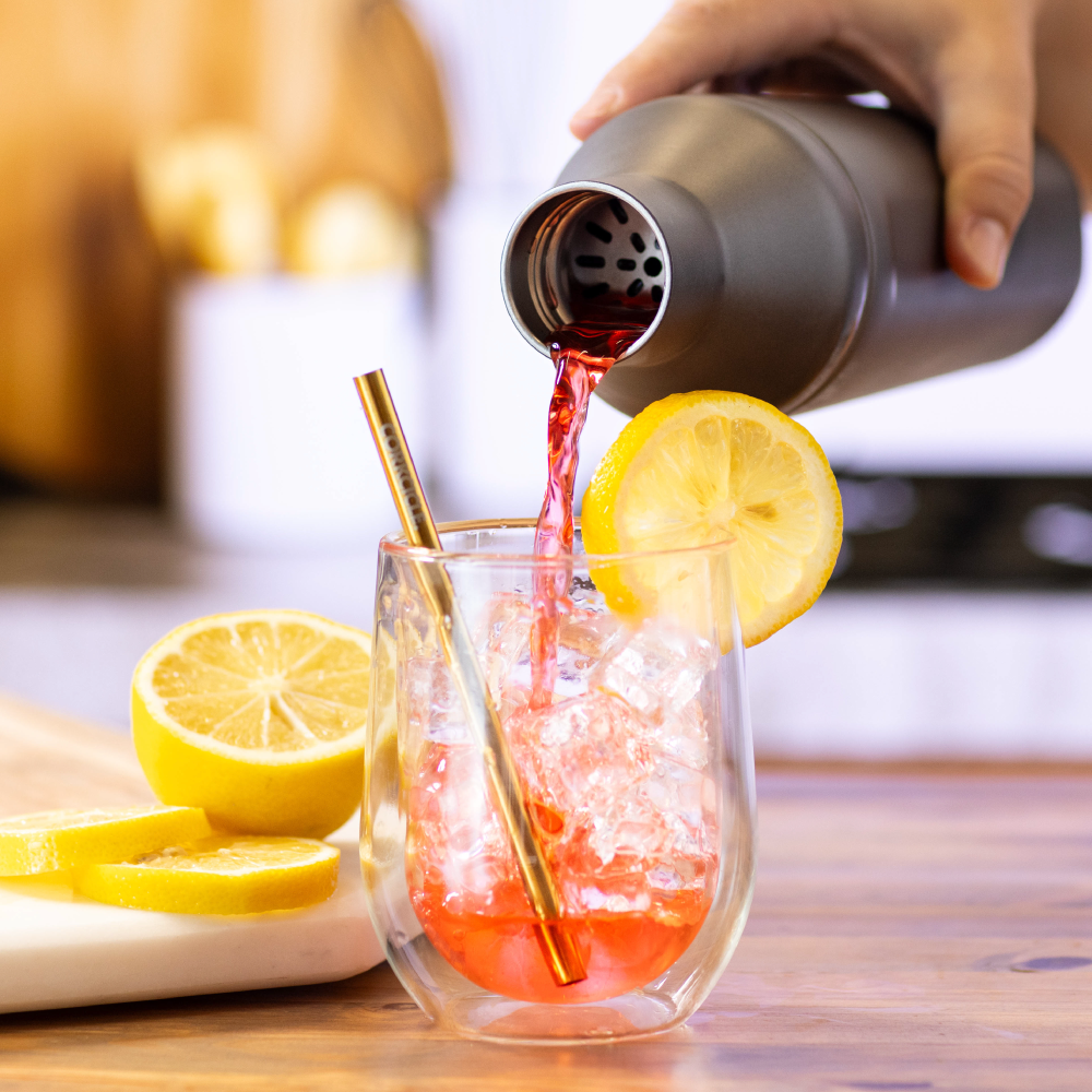 cocktail-shaker-lid-d5 Cocktail_Shaker_lifestyle_1_0f873eef-26b9-477a-b301-4dde25c00201.png